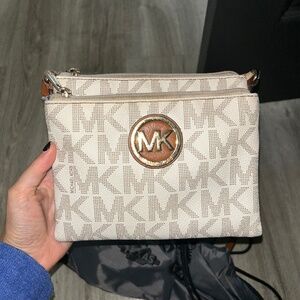 Crossbody Michael Kors bag